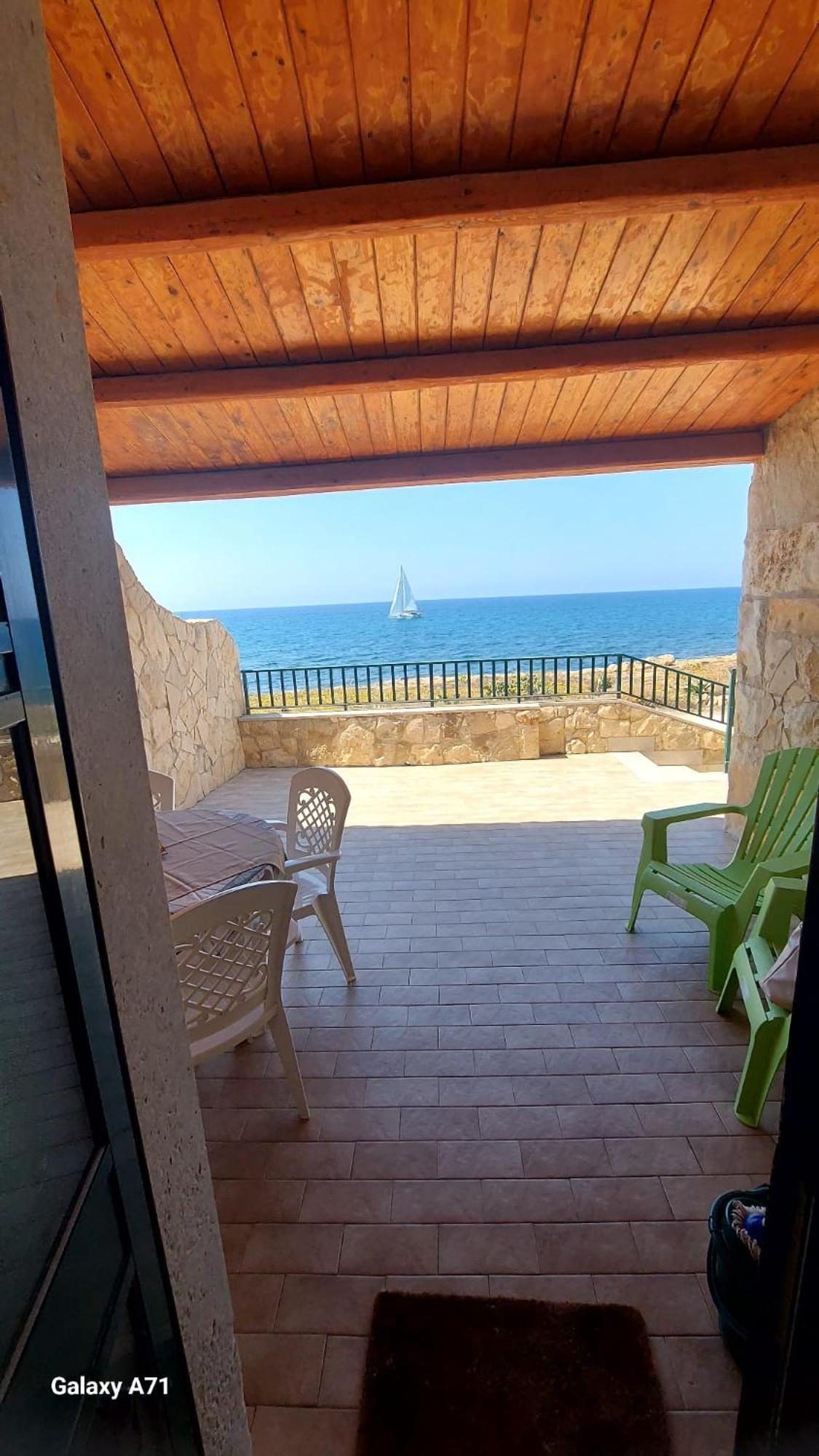 Casa Fronte Mare Puro Relax Villa Cava d'Aliga Exterior photo